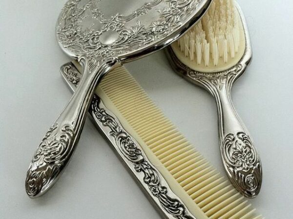 Antique Hair Brush Identification and Value Guide