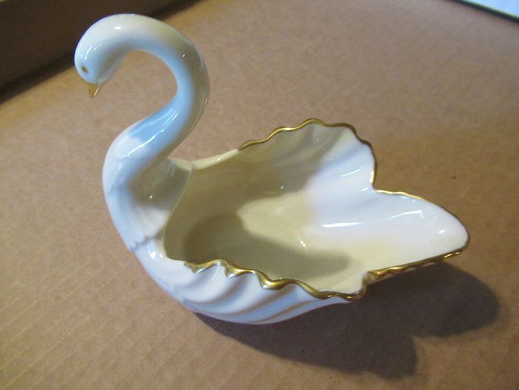 24 KT Guild Ivory Swan Figurine by Lenox