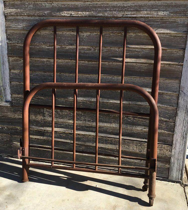 How to Clean Rust Off Antique Cast Iron Furniture