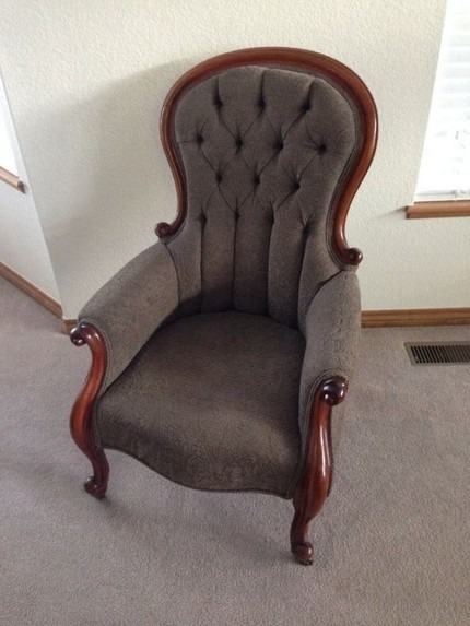 The History of Antique Queen Anne Chairs