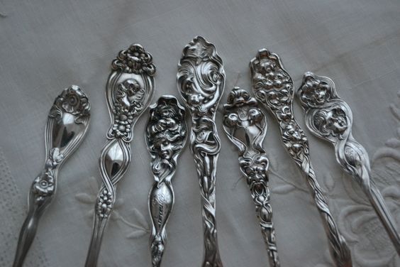 Recognize the Pattern of Silverware