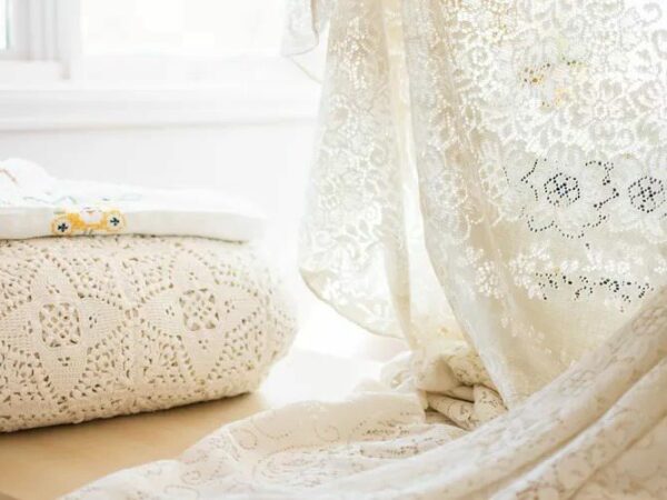 Vintage Linens (Identification and Value Guide)
