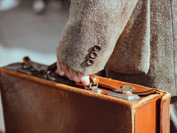 Vintage Luggage: Brands, Identification, and Buying Guide