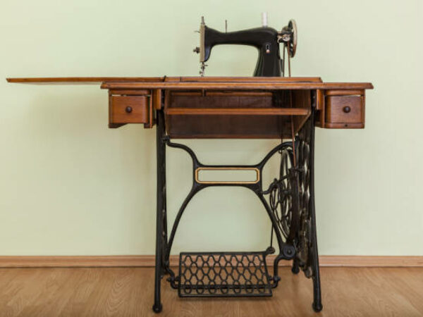 Treadle Sewing Machine: History, Brands, and Value Guide