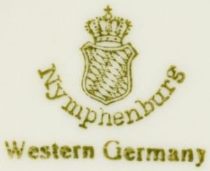 Checkered shield topped with crown, Nymphenburg 1949-1975