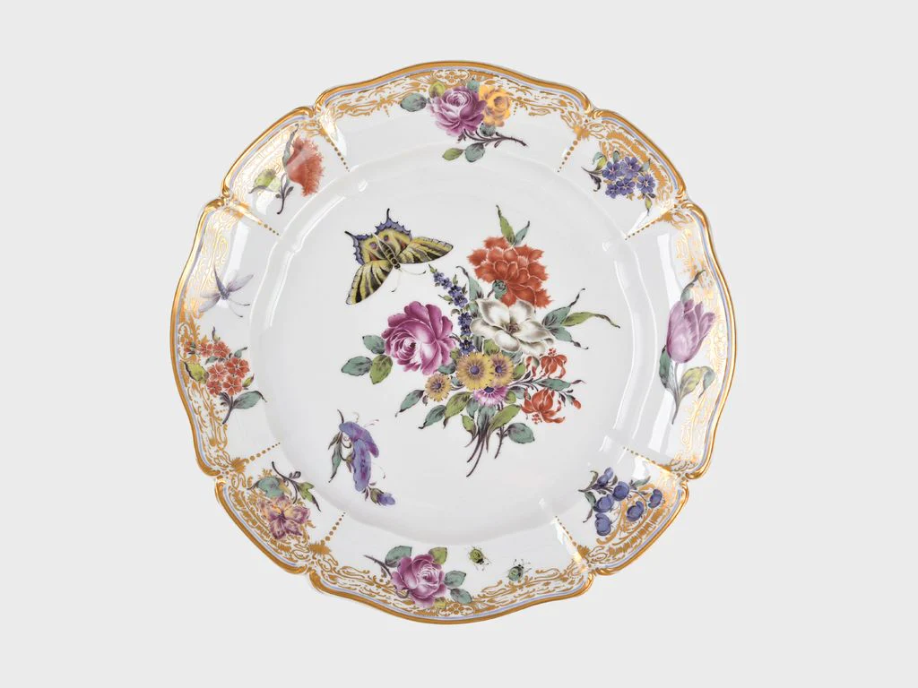 Cumberland Rococo Plate, 31.5 cm