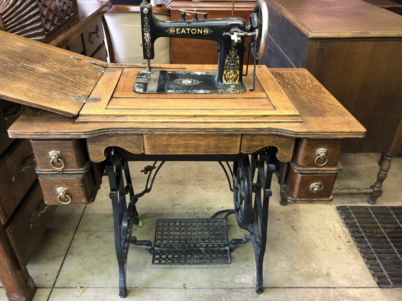 Treadle Sewing Machine: History, Brands, and Value Guide